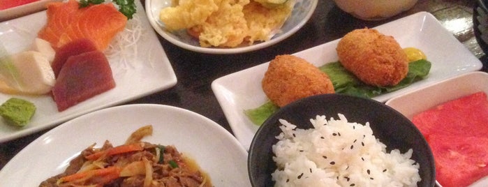 Tsuruya Japanese Restaurant (鶴屋日本料理) is one of Explore Penang.
