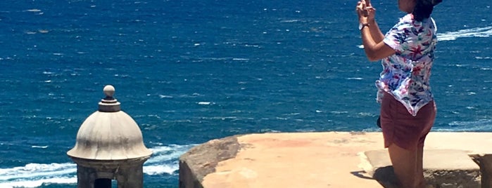 Castillo San Felipe del Morro is one of สถานที่ที่ Phillip ถูกใจ.