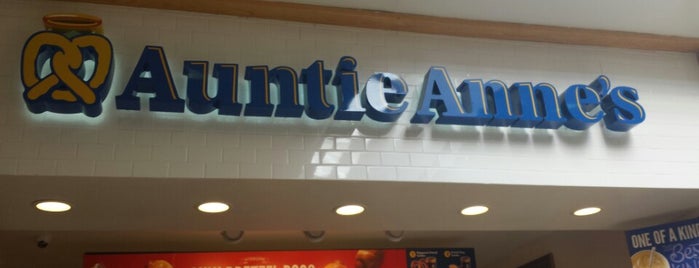 Auntie Anne's is one of Tempat yang Disukai Josh.