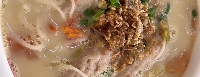 蕉賴四樓湖濱魚頭米 is one of KL food list.