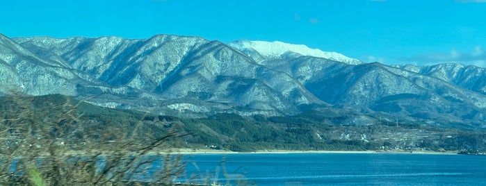 白神山地 is one of 自然地形.