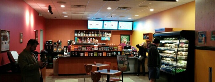 Biggby Coffee is one of สถานที่ที่ Matt ถูกใจ.