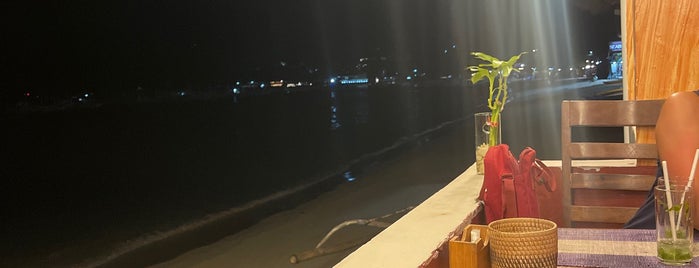 Happiness Beach Bar is one of Philippines:Palawan/Puerto/El Nido.