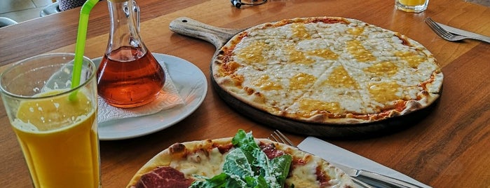 Pizza By Pino is one of สถานที่ที่ Deniz ถูกใจ.