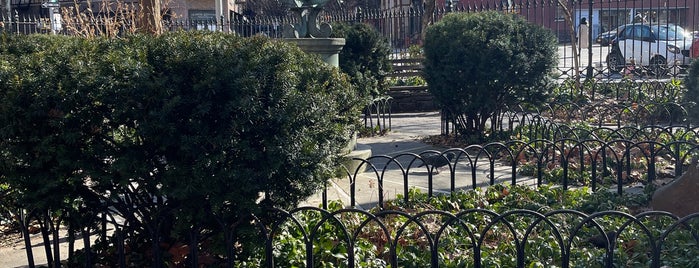 Winston Churchill Square is one of Sights.