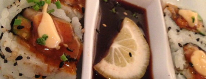 Yumm Thai : Sushi and Beyond is one of Tempat yang Disukai Ethan.