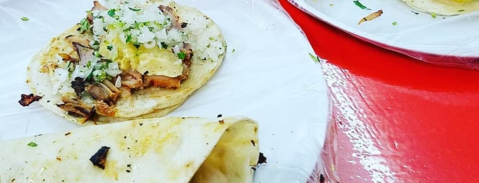 Tacos Las Gueras is one of Posti che sono piaciuti a Samantha.