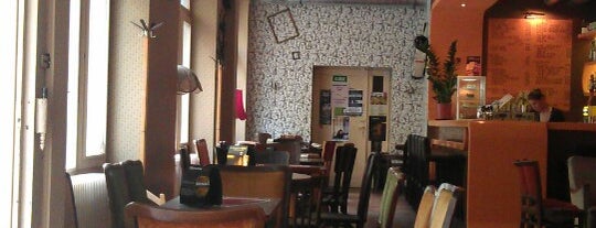 Garzon Café is one of kocsmák.