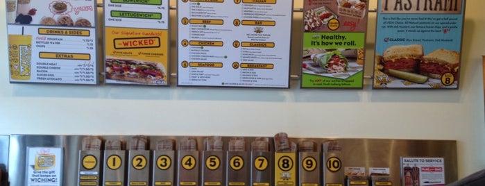 Which Wich? is one of สถานที่ที่ Dave ถูกใจ.
