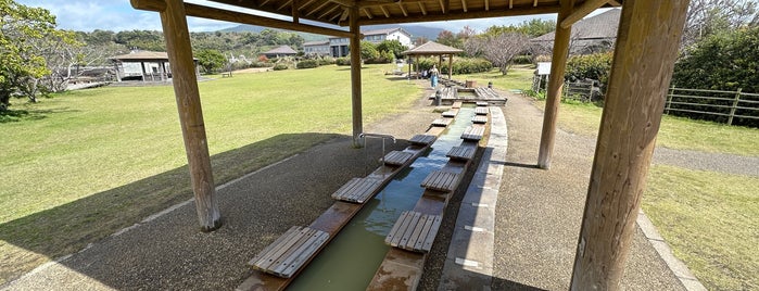 桜島溶岩なぎさ公園足湯 is one of 鹿児島旅行2012.