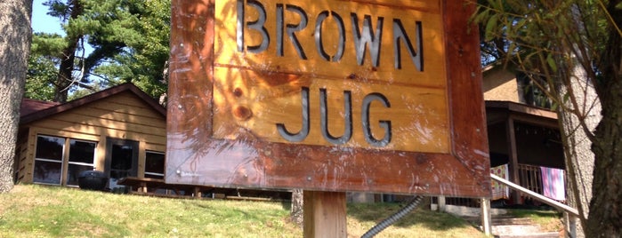 Little Brown Jug is one of Orte, die Sharon gefallen.