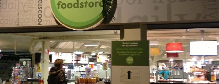 Daily Foodstore is one of สถานที่ที่ Theo ถูกใจ.
