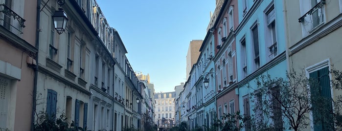 Rue Crémieux is one of TMP.