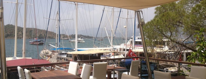 Fora As Cafe Restaurant is one of Posti che sono piaciuti a Deniz.