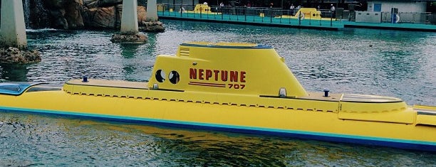 Finding Nemo Submarine Voyage is one of สถานที่ที่ Fernando ถูกใจ.