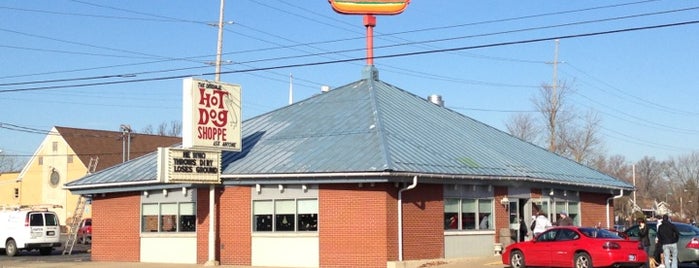 Hot Dog Shoppe is one of Lugares favoritos de Stephen.