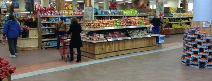 Trader Joe's is one of Larisa’s Liked Places.