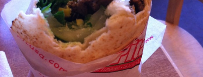 Pita Pit Claremont is one of Krysさんのお気に入りスポット.
