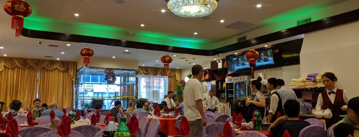 Golden Bay Restaurant is one of Chinese.