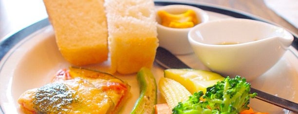 Macaroni Cafe & Bakery is one of Posti che sono piaciuti a Kana.