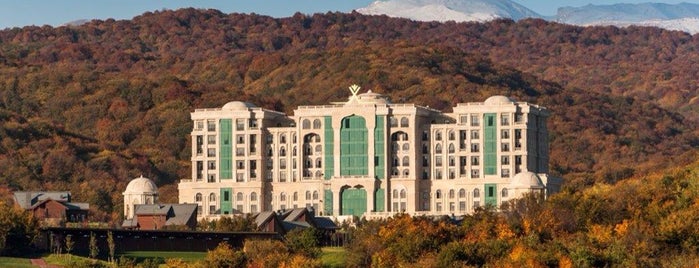 Quba Palace Hotel is one of Orte, die Timur gefallen.