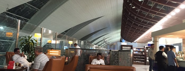 Emirates Smoking Room is one of Lugares favoritos de Joao.