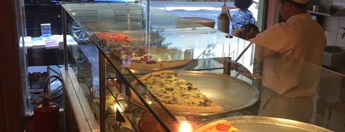 O Pedaço da Pizza is one of Lugares favoritos de Joao.