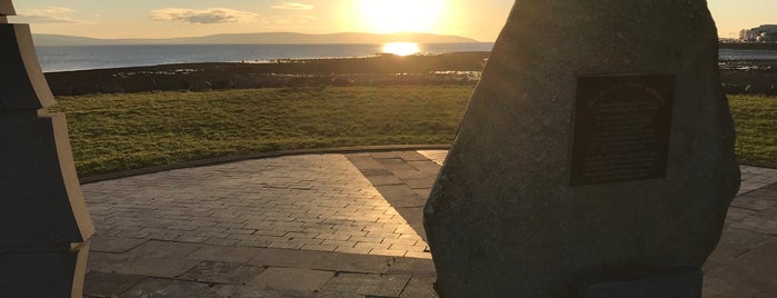Mutton Light Famine Memorial is one of Ireland-List 2.