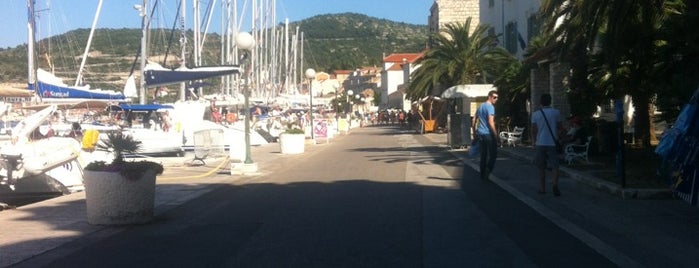Vis Town Harbor is one of Locais curtidos por Catherine.