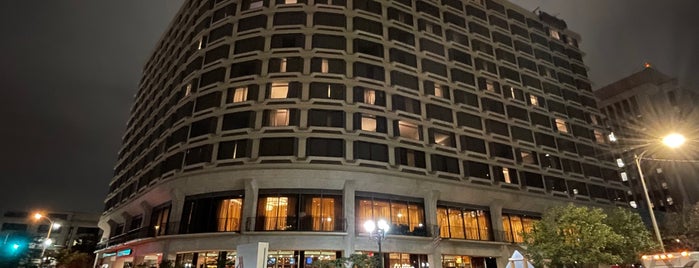 Crystal City Marriott at Reagan National Airport is one of Subterranean Arlington.