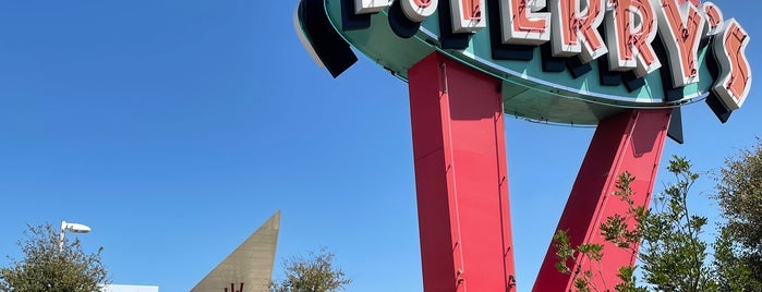 P. Terry's Burger Stand is one of David'in Beğendiği Mekanlar.