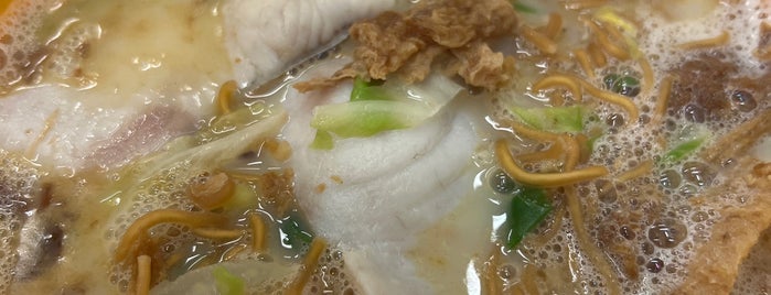 Blanco Court Fried Fish Noodles is one of KW recommends.