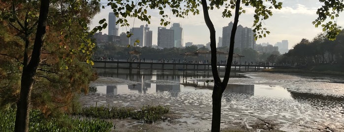 麓湖 Lake is one of Guangzhou.