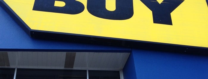 Best Buy is one of Locais curtidos por Nadia.