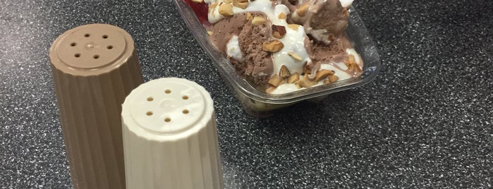 Braum's Ice Cream & Dairy Store is one of Lugares favoritos de Phillip.