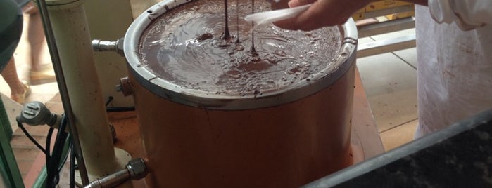 Fábrica Chocolate Araucária is one of Campos do Jordão 2014.