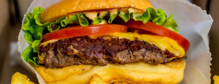 Shake Shack is one of 50 Awesome Late Night Restaurants In NYC.
