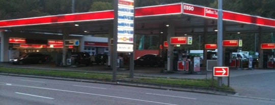 ESSO Station is one of Matthiasさんのお気に入りスポット.