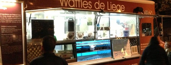 Waffles De Liege is one of Orte, die Joshua gefallen.