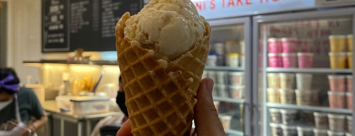 Jeni's Splendid Ice Creams is one of Emily’s Liked Places.