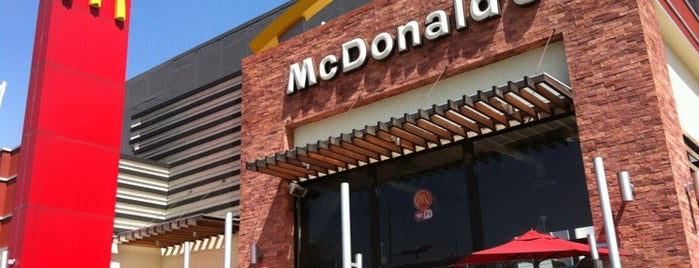 McDonald's is one of Orte, die Eduardo gefallen.