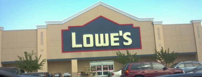 Lowe's is one of สถานที่ที่ Bob ถูกใจ.