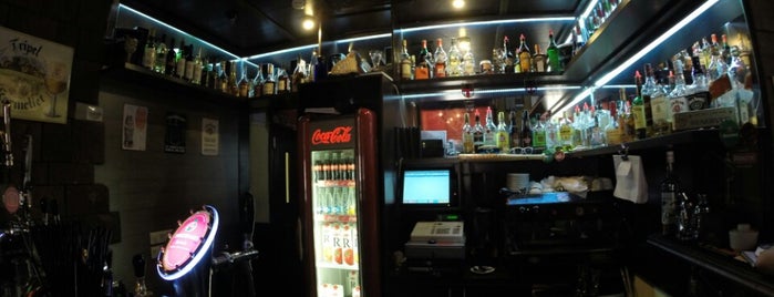 Красный лев / The Red Lion Pub is one of สถานที่ที่ Александр ถูกใจ.
