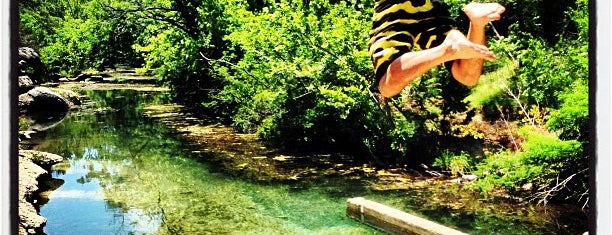 Jacob's Well is one of Lugares favoritos de Josh.