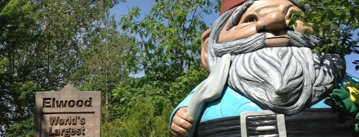 World's Largest Concrete Garden Gnome is one of Weird Museums and Roadside Attractions.