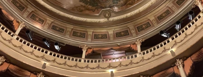 Teatro Municipal de Niterói is one of My favorites places.