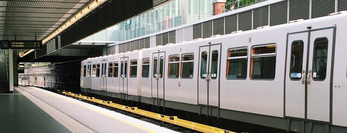 U Ober St. Veit is one of Wien U-Bahnhöfe.