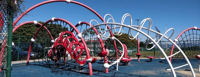 Treasure Island Playground is one of สถานที่ที่ Derek ถูกใจ.