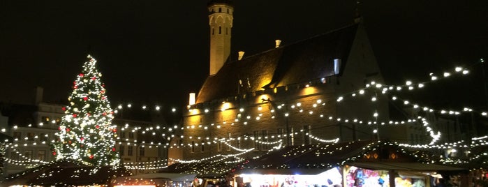 Tallinna Jõuluturg / Tallinn Christmas Market is one of Вероника'ın Beğendiği Mekanlar.