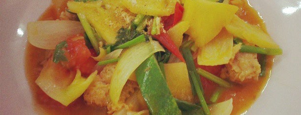 Tiệm Chay Định Ý is one of Veggie my Veggie.